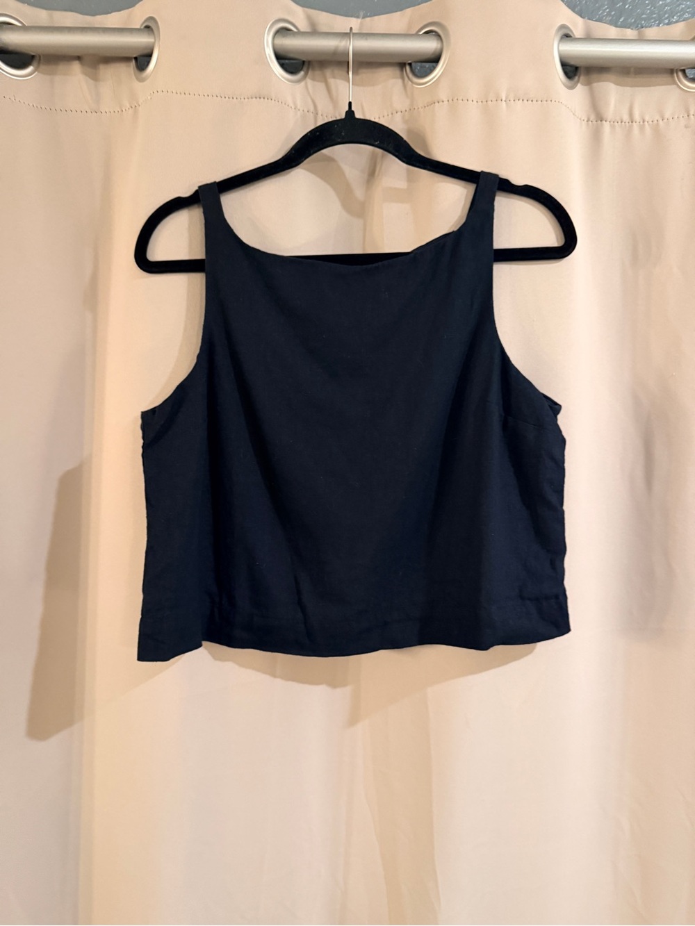 Gap Classic Black Cropped Tank Top - Women